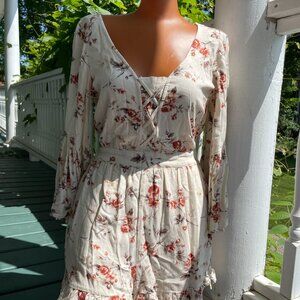 American Eagle Floral Long Sleeve Romper XS